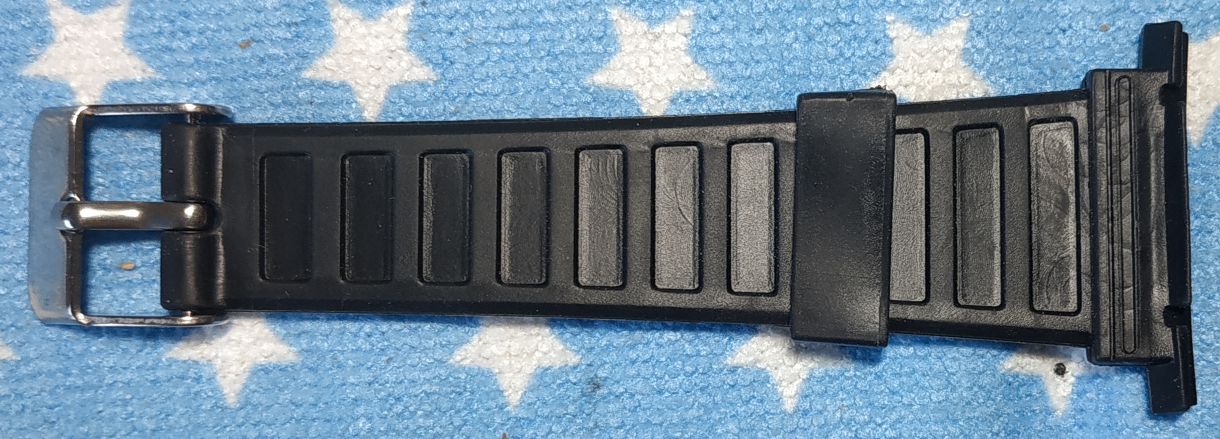 Etapes 1 et 3 - assemblage de la partie supérieure du bracelet