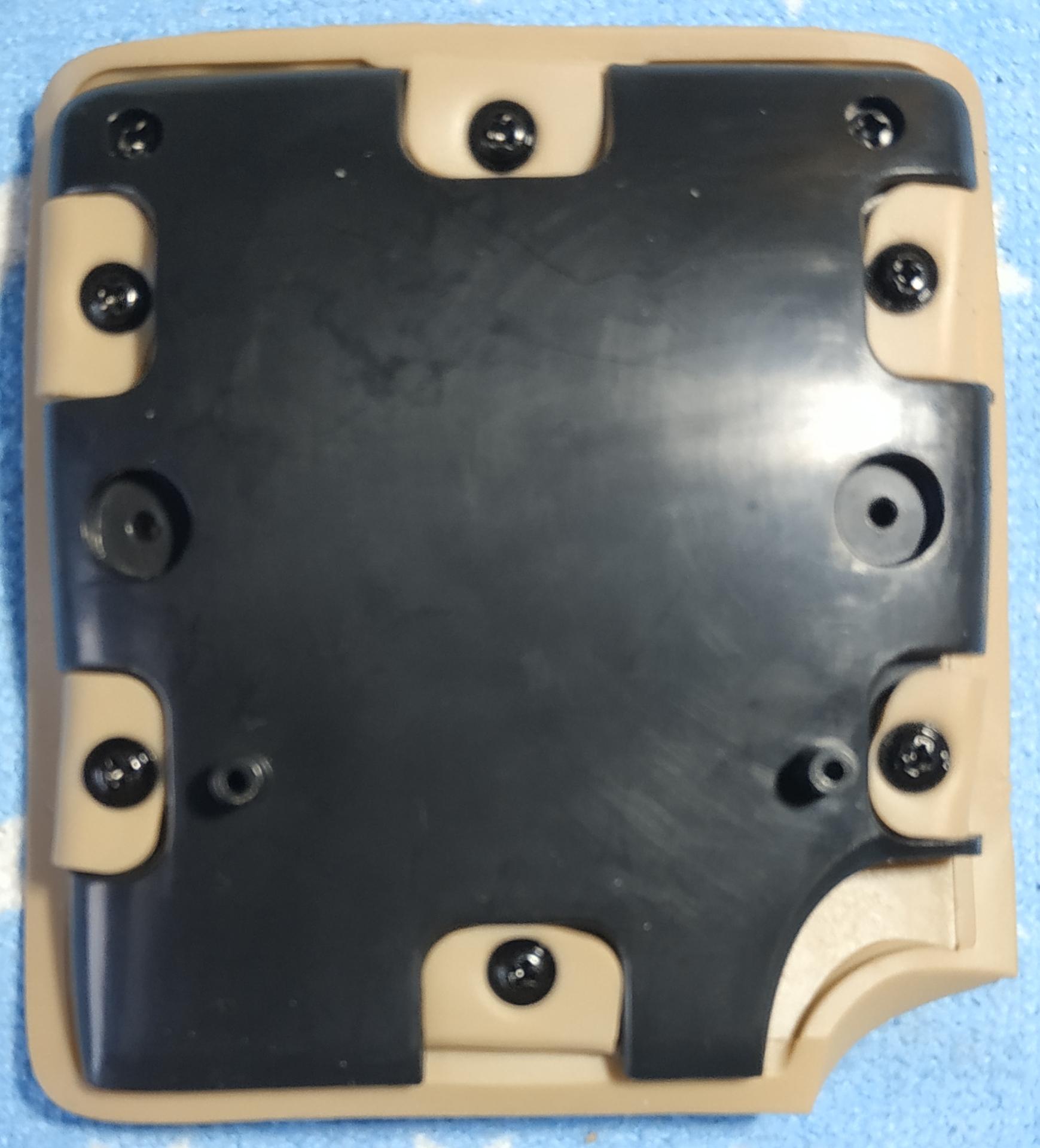 étapes 1, 2, 3, 4, montage du dossier du siège arrière gauche avec la mousse de rembourrage et l'âme du dossier