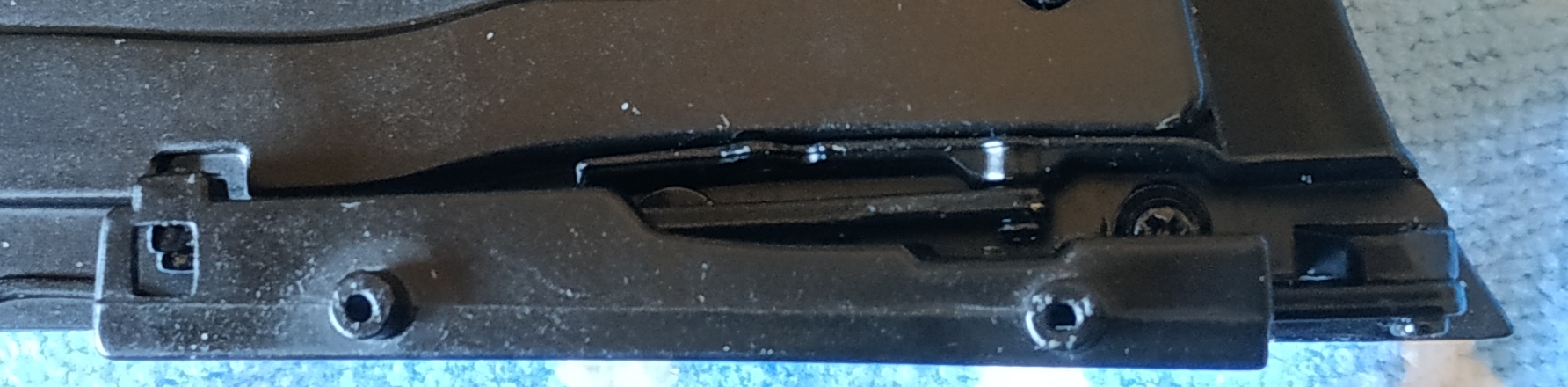 étapes 3, 4, 5 et 6, complétion de l'installation de la charnière