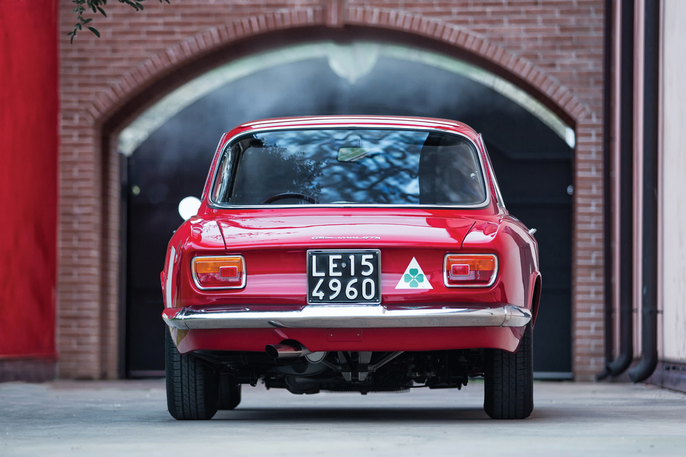 rouge vue de l'arrière