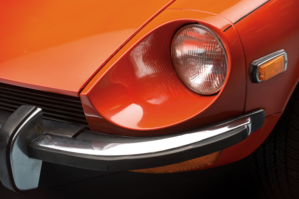 zoom sur le phare avant gauche