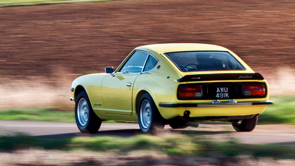 jaune, vue de 3/4 arrière gauche