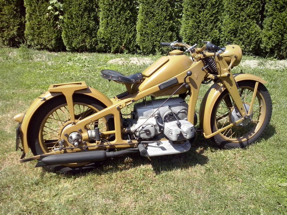 une Zundapp KS600 1941 vue de profil droit