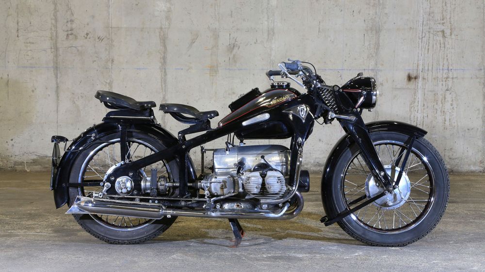 une Zundapp KS600 1939 vue de profil droit