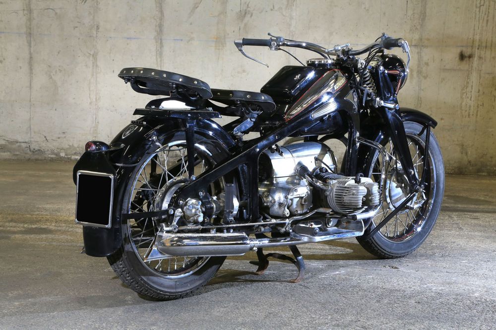 une Zundapp KS600 1939 vue de 3/4 arrière droit