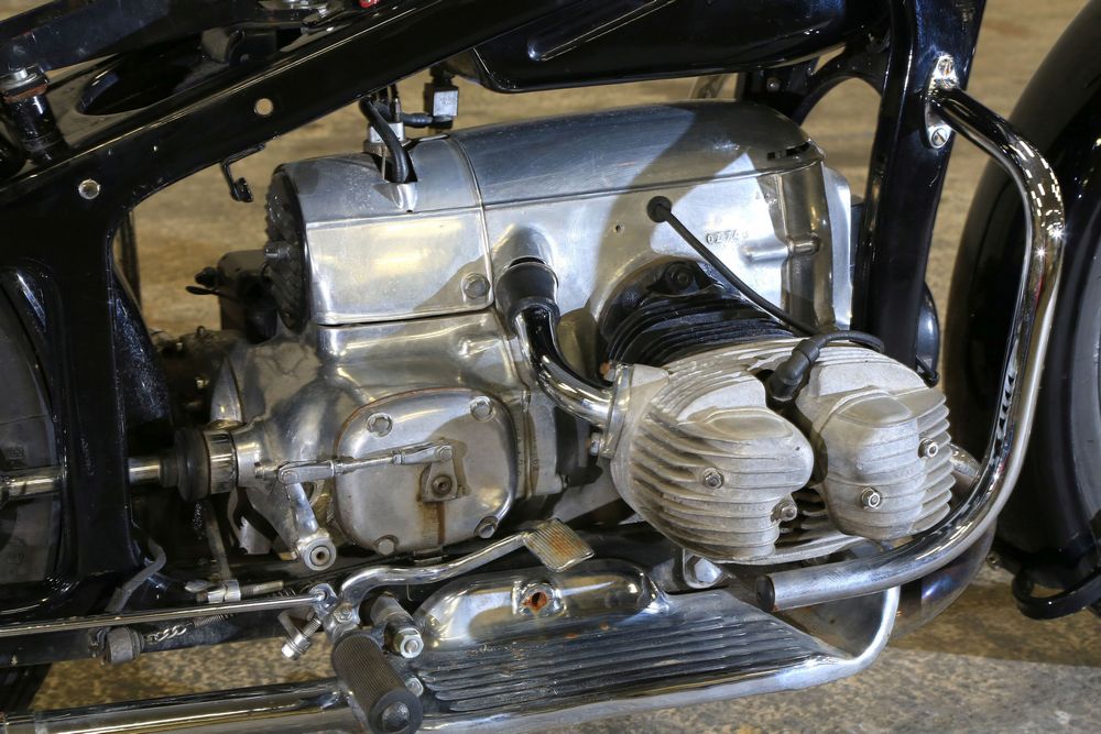 zoom sur le moteur (vu de profil droit) d'une Zundapp KS600 1939