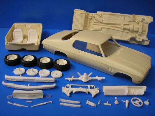 HQ GTS 2-door Kerbside Pack au 1/25