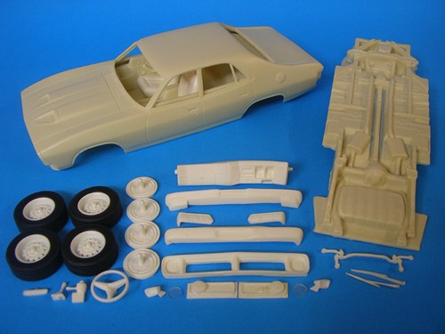 XB GT 4-door Kerbside Pack au 1/25
