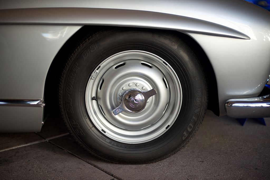 la roue de la Mercedes-Benz 300 SL