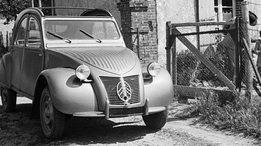 la Citroën 2CV Type A 1949–1953 vue de 3/4 avant droit